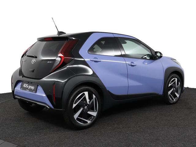 Toyota AYGO X Hybrid 115 envy | lichtmetalen velgen 18" | Navigatiesysteem | Parkeersensoren | Stoelverwarming |