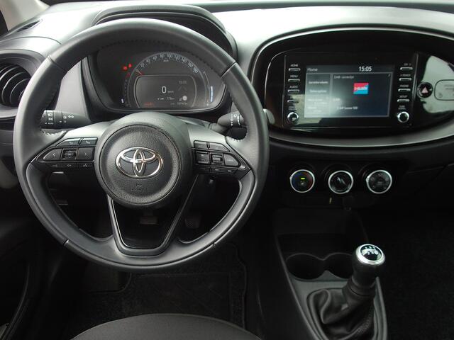 Toyota AYGO X 1.0 VVT-i MT Play, Carplay + Android Auto / Adaptive Cruise / Camera / Airco