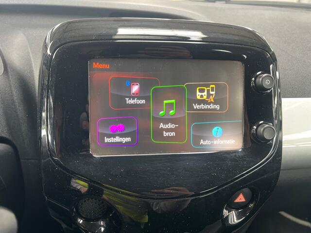 Toyota AYGO 1.0 VVT-i x-Joy! Camera! Lm! Half Leder! VERWACHT!