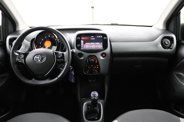 Toyota AYGO 1.0 VVT-i x-play | Parkeercamera | Airco |