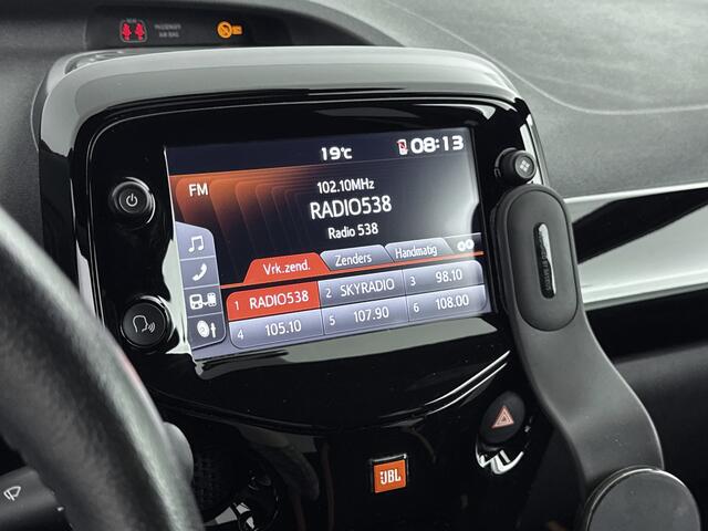 Toyota AYGO 1.0 VVT-i x-JBL | NL-Auto | JBL Premium Audio | Apple Carplay / Android Auto |