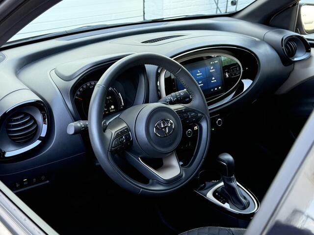 Toyota AYGO X 1.0 VVT-i S-CVT Premium | ACC | CarPlay | Keyless | Camera | 18 inch