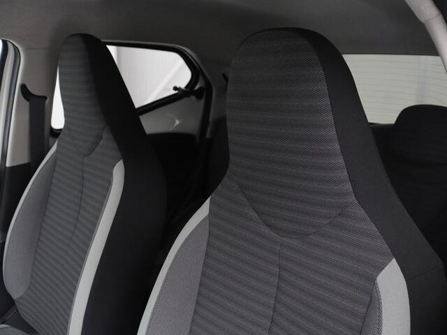 Toyota AYGO 1.0 VVT-i x-joy | Trekhaak | Camera | DAB | Automaat | Carplay | Climate control | Cruise control | LED