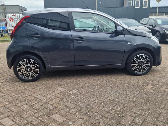 Toyota AYGO 1.0 VVT-i x-cite