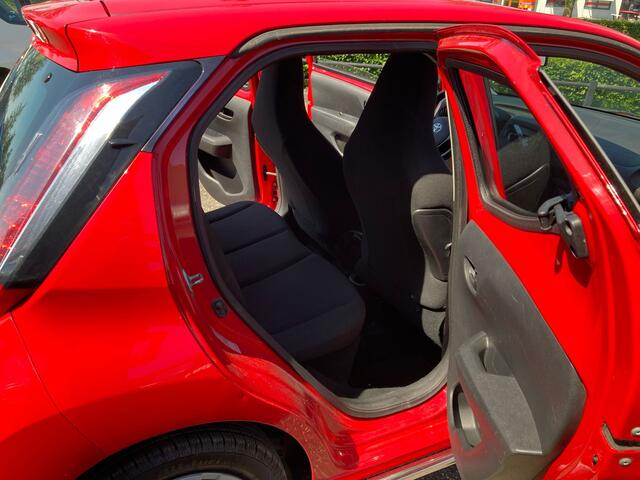 Toyota AYGO 1.0 VVT-i 5Drs x-fun. Nw APK. Airconditioning. bouwjaar 2017