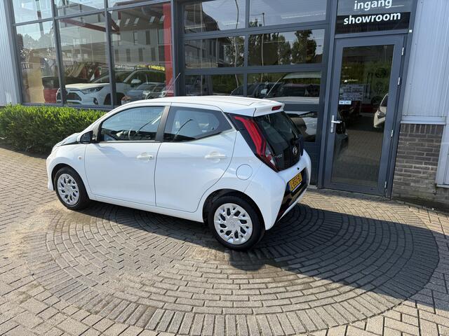 Toyota AYGO 1.0 VVT-i x-play limited