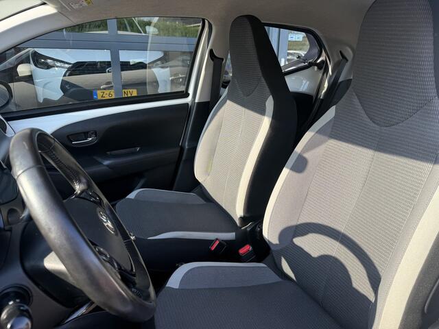 Toyota AYGO 1.0 VVT-i x-play limited