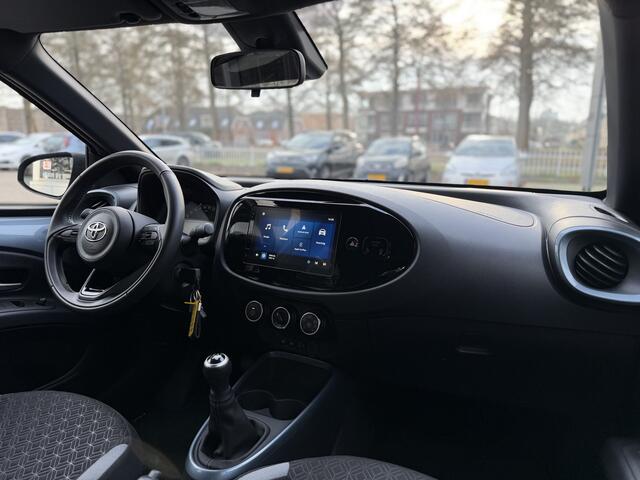 Toyota AYGO X 1.0 VVT-i MT Pulse | GEEN AFLEVERKOSTEN | Apple/Android, Cruise control, Lichtmetalen velgen 17", Voorstoelen verwarmd
