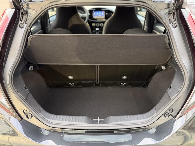 Toyota AYGO X 1.0 VVT-i MT Pulse | GEEN AFLEVERKOSTEN | Apple/Android, Cruise control, Lichtmetalen velgen 17", Voorstoelen verwarmd