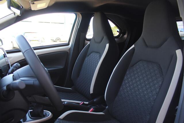Toyota AYGO X 1.0 VVT-i MT Premium | Rijklaar | PDC | Keyless | Apple/Android | Clima | Adap.Cruise | Stoelverw. | Camera