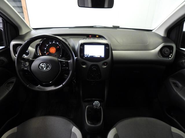 Toyota AYGO 1.0 VVT-i X-Play Limited NAVI/CAMERA/AIRCO/BLUETOOTH!