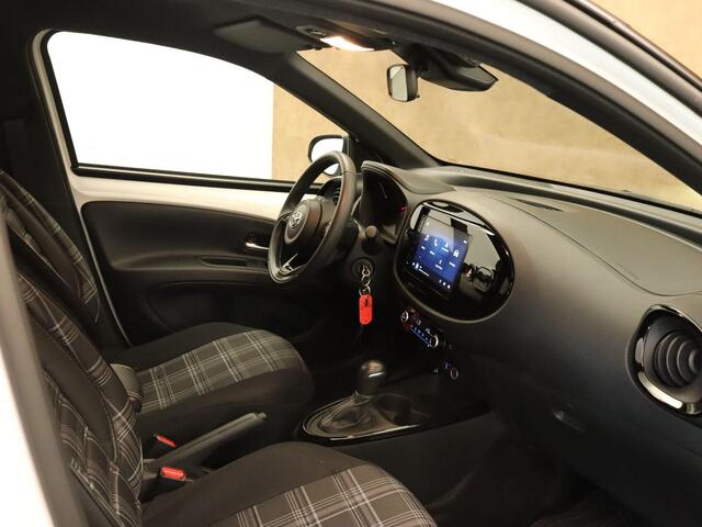Toyota AYGO X 1.0 VVT-i S-CVT Pulse - ORIGINEEL NEDERLANDSE AUTO - ACHTERUITRIJCAMERA - AUTOMATISCHE AIRCO - APPLE CARPLAY/ANDROID AUTO - ADAPTIEVE CRUISE CONTROL - AUTONOMOUS EMERGENCY BRAKING - RIJSTROOKSENSOR MET CORRECTIE - VERKEERSBORDDETECTIE - LED KOPLAMPEN - 