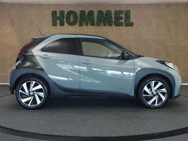 Toyota AYGO X 1.0 VVT-i S-CVT Envy - ORIGINEEL NEDERLANDE AUTO - ACHTERUITRIJCAMERA - AUTOMATISCHE AIRCO - APPLE CARPLAY/ANDROID AUTO - NAVIGATIESYSTEEM FULL MAP - ADAPTIEVE CRUISE CONTROL - RIJSTROOKSENSOR MET CORRECTIE - VERKEERSBORDDETECTIE - LED KOPLAMPEN - GROOT