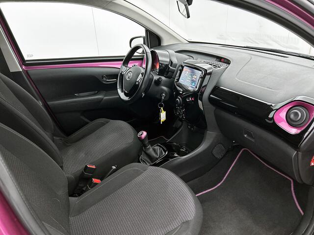 Toyota AYGO 1.0 VVT-i x-Cite | Dealer onderhouden | Apple CarPlay/Android auto | Airco | 15" Velgen | Achteruitrijcamera |