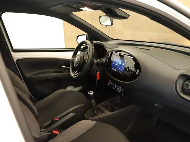 Toyota AYGO X 1.0 VVT-i MT Play - ORIGINEEL NEDERLANDSE AUTO - ACHTERUITRIJCAMERA - APPLE CARPLAY/ANDROID AUTO - ADAPTIEVE CRUISE CONTROL - RIJSTROOKSENSOR MET CORRECTIE - VERKEERSBORDDETECTIE - GROOTLICHTASSISTENT - AUTONOMOUS EMERGENCY BRAKING - DAB ONTVANGER - AIR