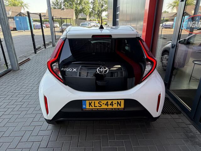 Toyota AYGO X 1.0 VVT-i S-CVT Play