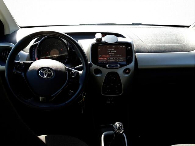 Toyota AYGO 1.0 VVT-i x-play | Airco | Camera |
