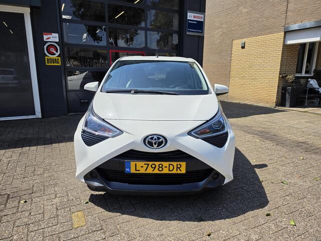 Toyota AYGO 1.0 VVT-i x-play limited Airco/ Apple carplay/ Camera/ LED