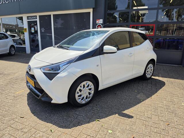 Toyota AYGO 1.0 VVT-i x-play limited Airco/ Apple carplay/ Camera/ LED
