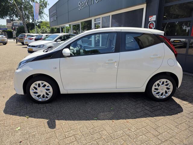 Toyota AYGO 1.0 VVT-i x-play limited Airco/ Apple carplay/ Camera/ LED