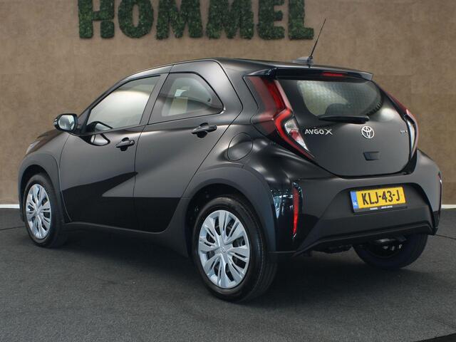 Toyota AYGO X Hybrid 115 play - NIEUW MODEL - DIRECT UIT VOORRAAD LEVERBAAR - APPLE CARPLAY/ ANDROID AUTO - CLIMATE CONTROL - ADAPTIEVE CRUISE CONTROL - 17 INCH WIELEN - LICHTSENSOR - DIGITAAL DASHBOARD - CAMERA -