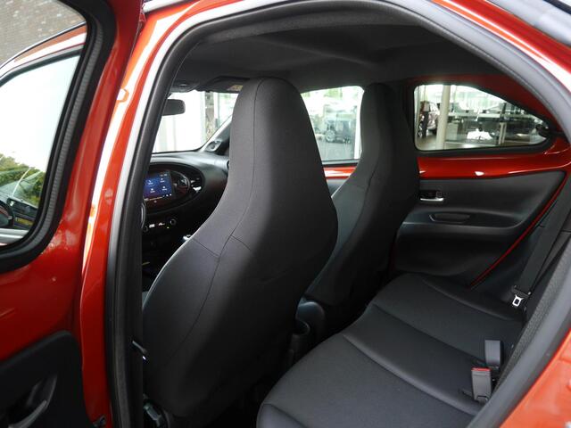 Toyota AYGO X 1.0 VVT-i MT Envy | JBL | Carplay / Android auto | 18 inch velgen | Cruise control | Camera achter | Climate control |