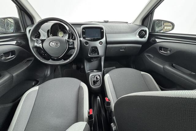 Toyota AYGO 1.0 VVT-i x-Joy Automaat Camera Apple Car play Climat Safety pack Privacy Glass Dealeronderhouden