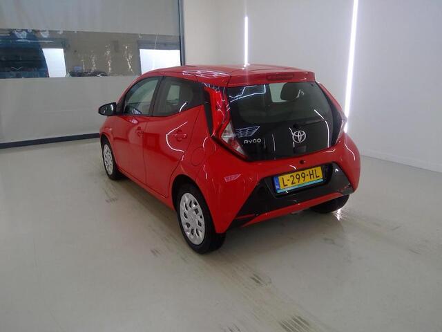 Toyota AYGO 1.0 VVT-i x-Play Automaat Camera Apple Car Play Android Auto 5drs NL-Auto Dealeronderhouden