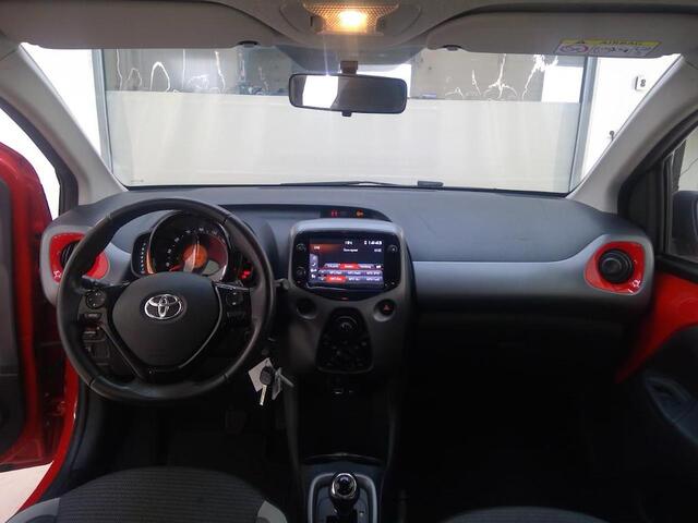 Toyota AYGO 1.0 VVT-i x-Play Automaat Camera Apple Car Play Android Auto 5drs NL-Auto Dealeronderhouden