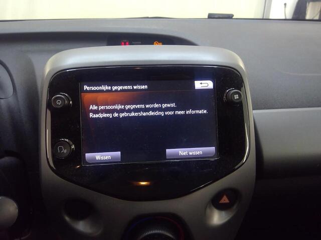 Toyota AYGO 1.0 VVT-i x-Play Automaat Camera Apple Car Play Android Auto 5drs NL-Auto Dealeronderhouden