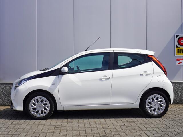 Toyota AYGO 1.0 VVT-i x-play Automaat | CarPlay | Camera | NAP | Airco