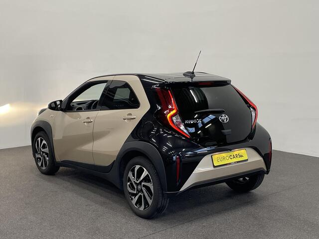 Toyota AYGO X 1.0 VVT-i Automaat Pulse Navigatie Apple Carplay/Android Auto Camera 17" Lichtmetalen Velgen Climate Control Adaptieve Cruise Control Two Tone