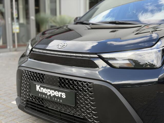 Toyota AYGO X Hybrid 115 Play + Go Pack Lichtmetalen velgen, Voorstoelen verwarmd, Cruise control, Climate control, Achteruitrijcamera