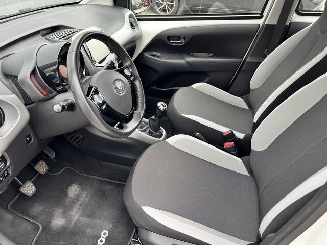 Toyota AYGO 1.0 VVT-i X-Play Airco Camera NL Auto Dealer onderhouden