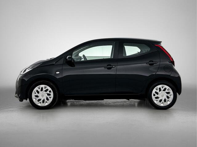 Toyota AYGO 1.0 VVT-i x-play | Dealer onderhouden | Apple CarPlay/Android Auto | Airco | Achteruitrijcamera | Elektrisch verstelbare buitenspiegels |