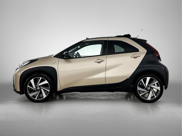 Toyota AYGO X 1.0 VVT-i S-CVT Envy Canvas Dak | BTW voertuig | Parkeersensoren voor+achter | Keyless Entry/Start | Climate Control | Draadloze telefoonlader | Navigatie | Apple CarPlay/Android Auto | Achteruitrijcamera |