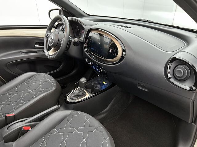 Toyota AYGO X 1.0 VVT-i S-CVT Envy Canvas Dak | BTW voertuig | Parkeersensoren voor+achter | Keyless Entry/Start | Climate Control | Draadloze telefoonlader | Navigatie | Apple CarPlay/Android Auto | Achteruitrijcamera |
