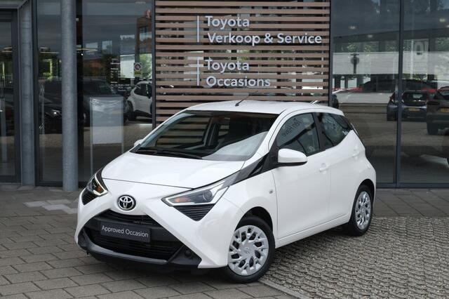Toyota AYGO 1.0 VVT-i x-play MT | Achteruitrijcamera | Toerenteller | Smartp