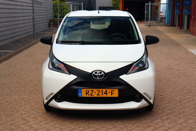 Toyota AYGO 1.0 VVT-i x-fun O.a: Radio, USB, Bluetooth, Airco, C.V., Rijklaar, Etc. All-in prijs!