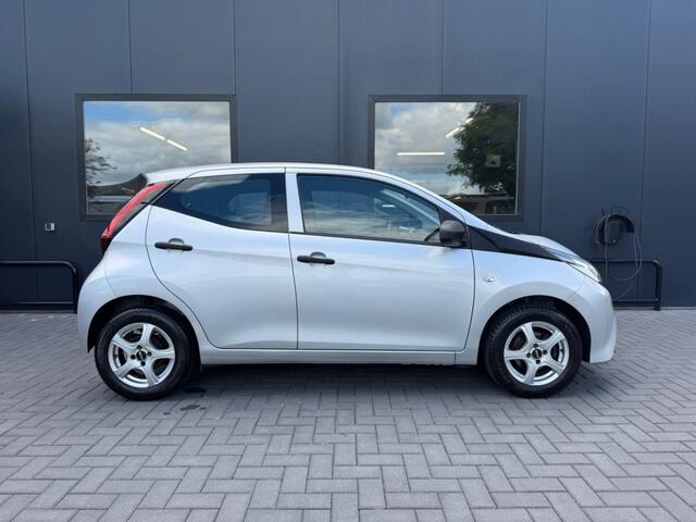 Toyota AYGO 1.0 VVT-i x-fun / Airco / Bluetooth / AUX/USB / Radio DAB