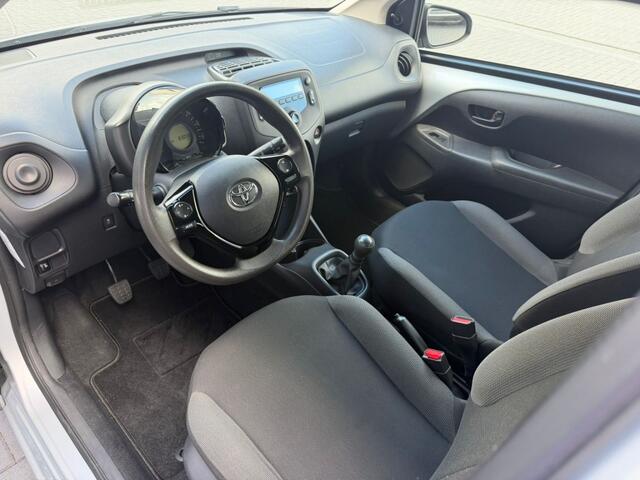 Toyota AYGO 1.0 VVT-i x-fun / Airco / Bluetooth / AUX/USB / Radio DAB