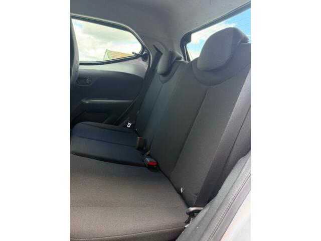 Toyota AYGO 1.0 VVT-i x-fun / Airco / Bluetooth / AUX/USB / Radio DAB