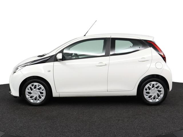 Toyota AYGO 1.0 VVT-i x-play | Automaat | Airco |