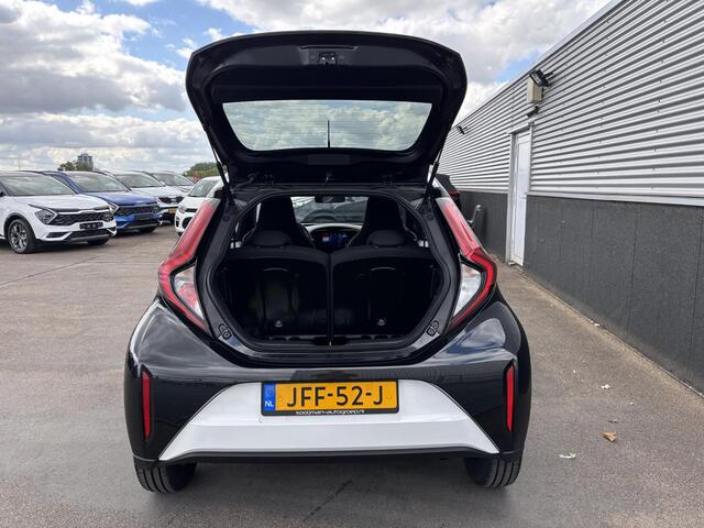 Toyota AYGO X 1.0 VVT-i S-CVT Pulse Automaat, NL-auto, Lichtmetalen velgen, LED, Achteruitrijcamera, Navigatie, Privacy glass