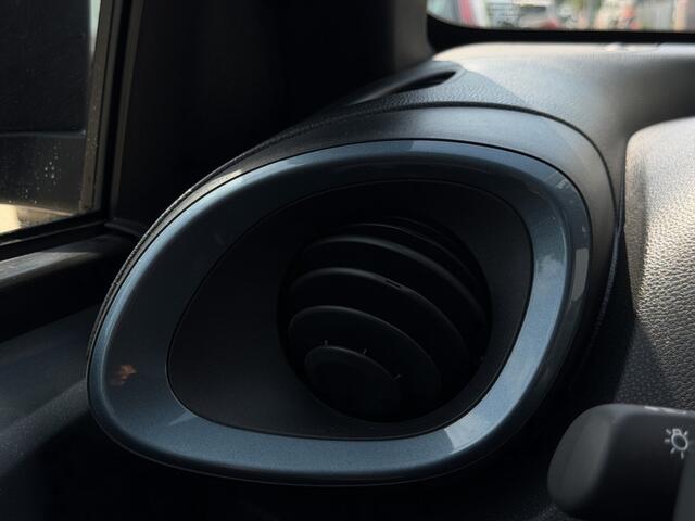 Toyota AYGO X 1.0 VVT-i MT Pulse | TwoTone | AllSeason | Camera | Apple Carplay