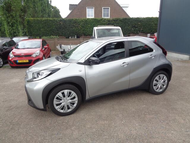 Toyota AYGO X 1.0 VVT-i MT Play Airco, Camera, Carplay/ android auto