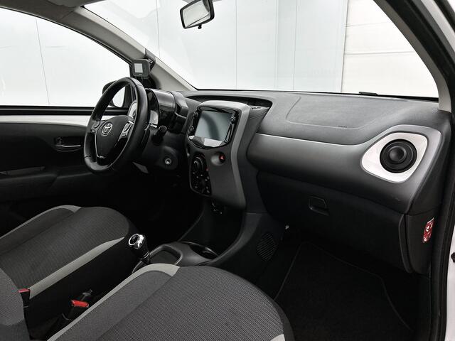 Toyota AYGO 1.0 VVT-i x-play *Automaat | BTW voertuig | Dealer onderhouden | Apple CarPlay/Android Auto | Airco | Achteruitrijcamera | Elektrische Ramen voor | Elektrisch verstelbare buitenspiegels |