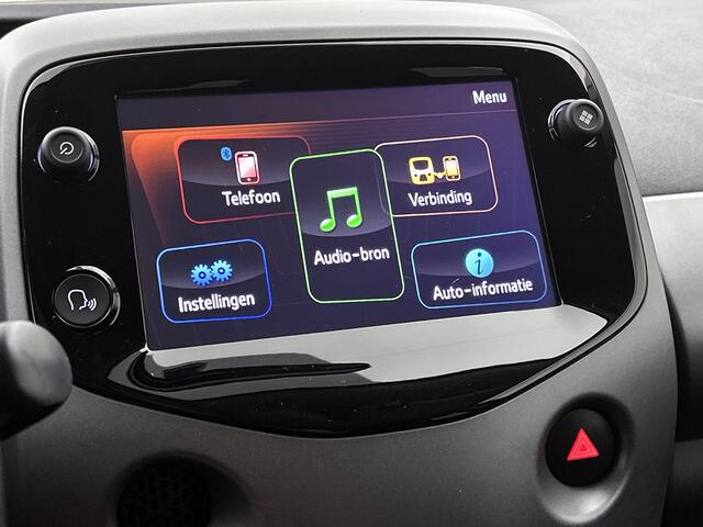 Toyota AYGO 1.0 VVT-i x-Joy | BTW voertuig | Dealer onderhouden | Climate Control | Lichtsensor | DAB | Apple CarPlay/Android Auto | Achteruitrijcamera |
