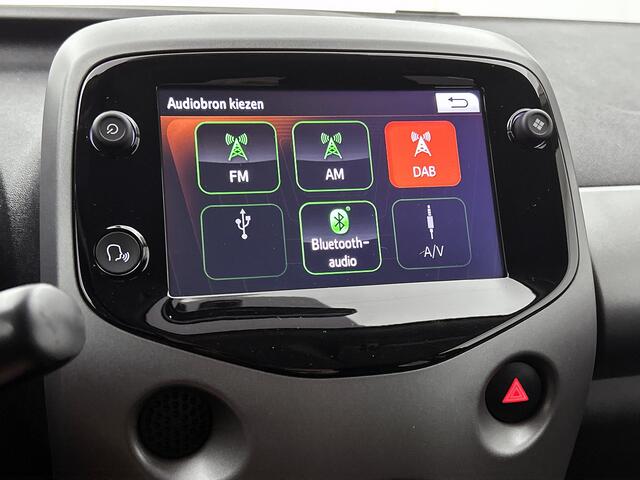 Toyota AYGO 1.0 VVT-i x-Joy | BTW voertuig | Dealer onderhouden | Climate Control | Lichtsensor | DAB | Apple CarPlay/Android Auto | Achteruitrijcamera |