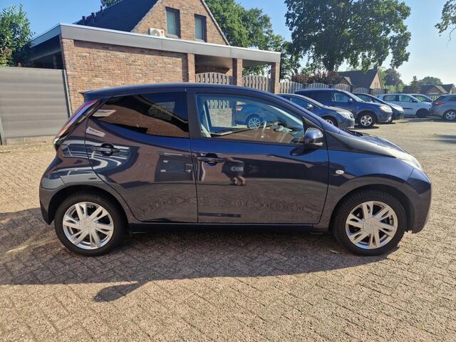 Toyota AYGO 1.0 VVT-i x-sport 5-Drs Airco Navi NL-auto / 1e-Eig. Camera L.m.v. Dealer OH